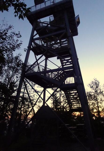 Vom Aussichtsturm habe ich einen großartigen Rundum-Ausblick.