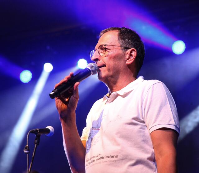 Mastermind Christoph HOT! Heiß brennt mit Leidenschaf für Musik und Inklusion. Es ist im gelungen viele Menschen für seine Idee zu entflammen und so mit einem großen helfenden Team das 1. Inklusionsfestival gemeinsam umzusetzen.