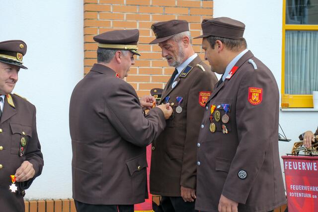 Zahlreiche Verdiente Mitglieder der Feuerwehr des Abschnitts V wurden geehrt. | Foto: Bezirksfeuerwehrkommando Oberwart