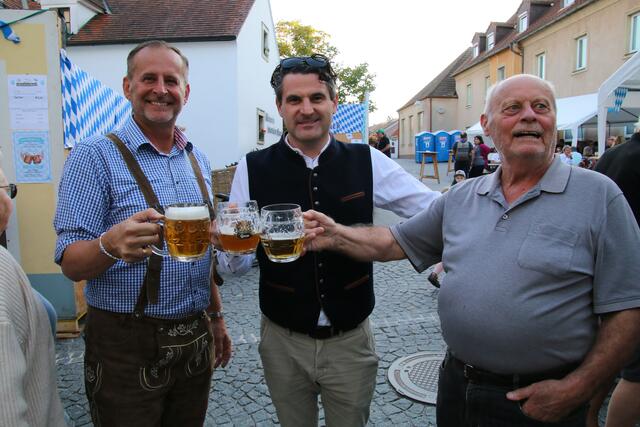 Martin Horak mit Nationalrat Christoph Zarits und Mathias Schüller 