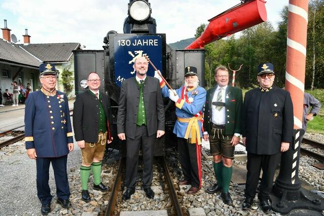 Der Kaiserzug   am Bahnhof in Stadl  | Foto: Anita Galler