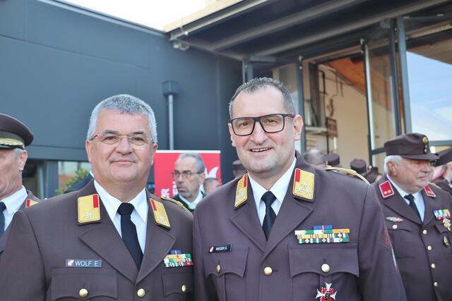 Abschnittsbrandinspektor Ewald Wolf und Bereichsfeuerwehrkommandant Gernot Rieger.  | Foto: Edith Ertl