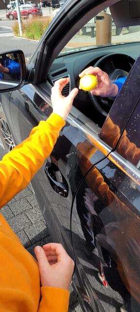 Wer zu schnell fuhr, bekam eine Zitrone. | Foto: Stadtteiltreff Bienerstraße