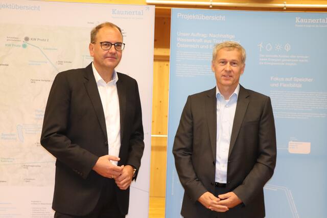 TIWAG-Vorstandsdirektor Alexander Speckle und der technische Projektleiter Johann Neuner wollen die Region informieren. | Foto: Celina Leitner