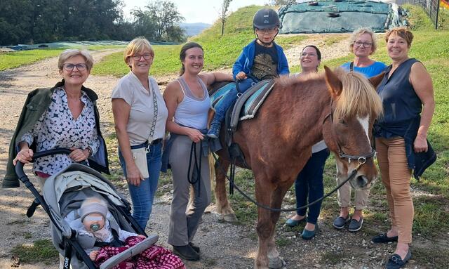 v.l.: Claudia Medl, Sabine Gotsmi, Julia Neulinger, Lukas Schuster, Isabella Schuster, Ingrid Sandler und Susanne Nagl | Foto: VP Marbach