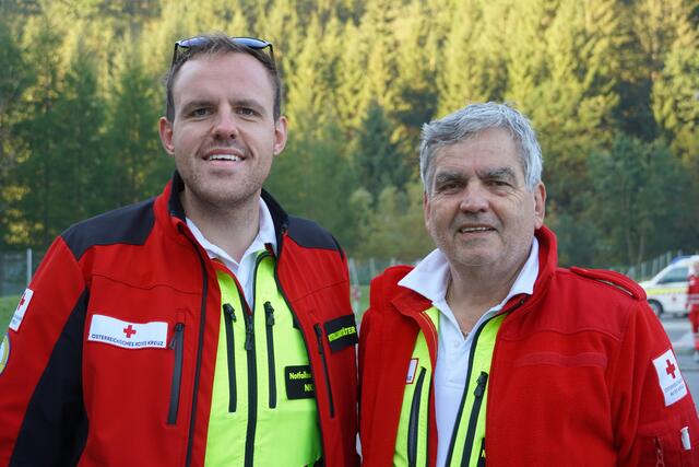 Markus Plaickner und Simon Röck vom Roten Kreuz Gastein organisierten den Erste-Hilfe-Kurs. | Foto: Nicole Hettegger