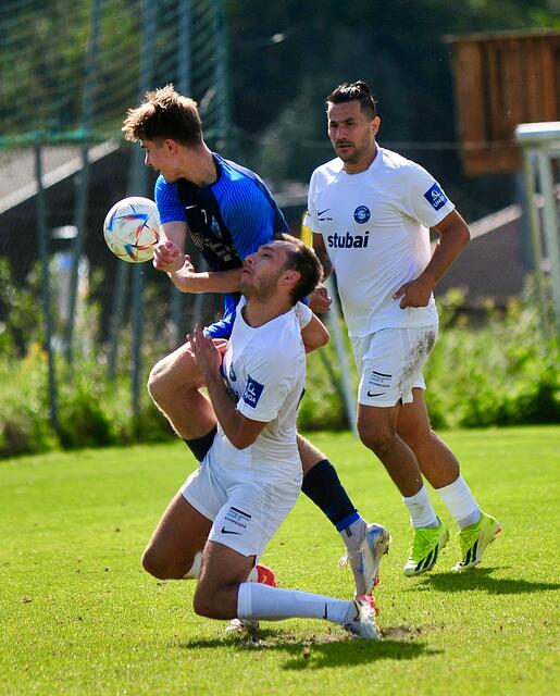 Die Natterer konnten sich diemal gegen den FC Stubai nicht durchsetzen und kassierten eine Heimniederlage. | Foto: Hassl