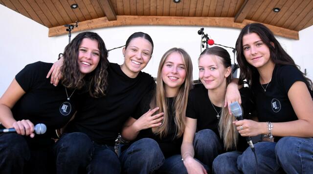 "Hit-Inn" (Pop-Ensemble der Jugendland-Künstlerkinder) sorgten für ein gutes Gesangskonzert.  | Foto: Schwaighofer