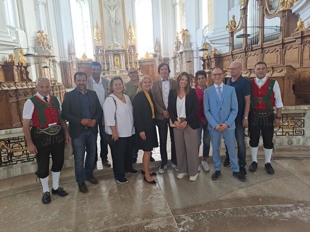 Gemeinderat und Musikkapelle reisten  gemeinsam nach Neresheim 