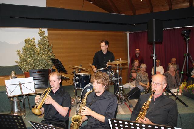 Die Instrumentalgruppe der Kemater Musikkapelle steuerte tolle Rhythmen bei. | Foto: Manfred Jordan