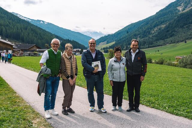 Bgm. K. Ungerank und V. Eller sowie Vitalpin Obmann E. Pichler | Foto: Pernsteiner