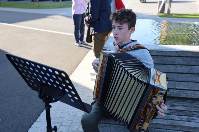 Auch an der musikalischen Umrahmung sollte es nicht fehlen.  | Foto: Schleich 