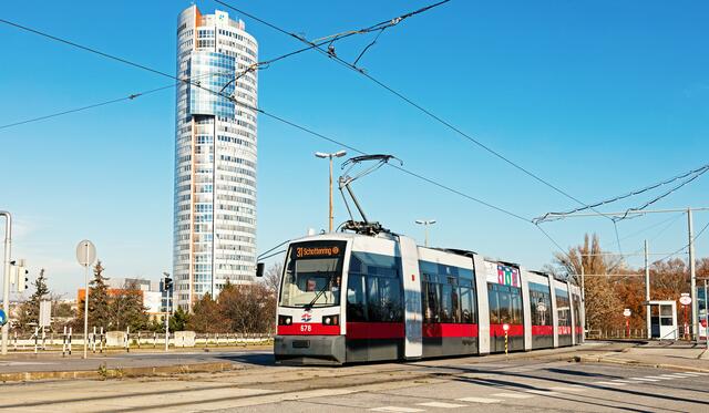 Zu einem Zusammenstoß bei der Haltestelle Hubertusdamm kam es am Montagvormittag. (Archiv) | Foto: Manfred Helmer/Wiener Linien