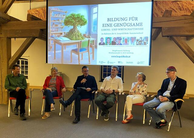 V.l.: Christian Lorenz Müller, Susanne Erhart, Niko Paech, Andreas Auer, Sarah Friembichler, Thomas M. Weiger. | Foto: Tauriska