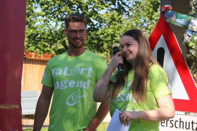 Katrin Hahn und Thomas Öhlzelt präsentieren das Projekt.