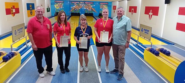 Schiedsrichter Nemeth Johann, Grafl Regina, Blank-Renner Sabine, Vegerbauer Martina und BSKV-Präsident Roisz Walter bei den Landesmeisterschaften im Sportkegeln.