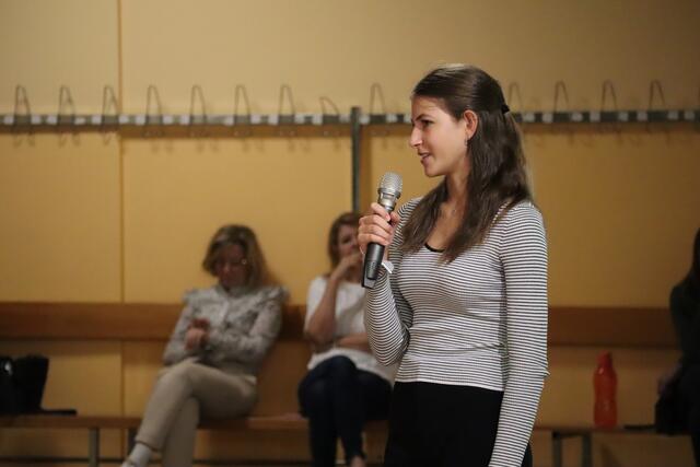 Schülerinnen und Schüler diskutieren mit | Foto: Gymnasium Hartberg