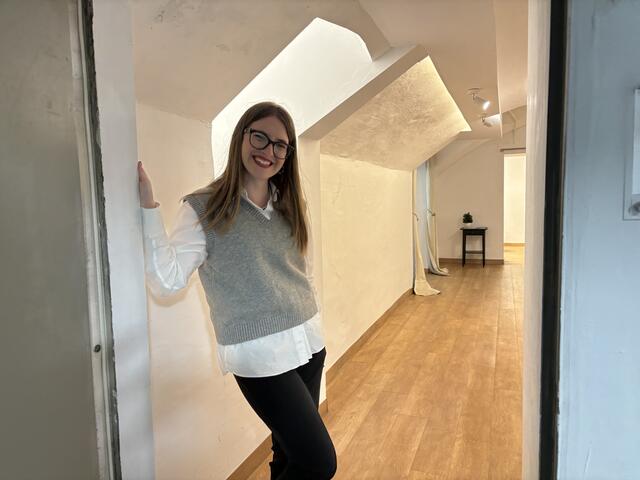 Eine unscheinbare Kellertür in der Salztorgasse 5 führt in den Konzertraum des Musikzentrums. Die Adresse eignet sich gut für Konzerte, da im Haus nur Büros sind, die sich, laut den Unternehmern im Via Piano, nicht von Abendveranstaltungen gestört fühlen. | Foto: Michael Marbacher/MeinBezirk