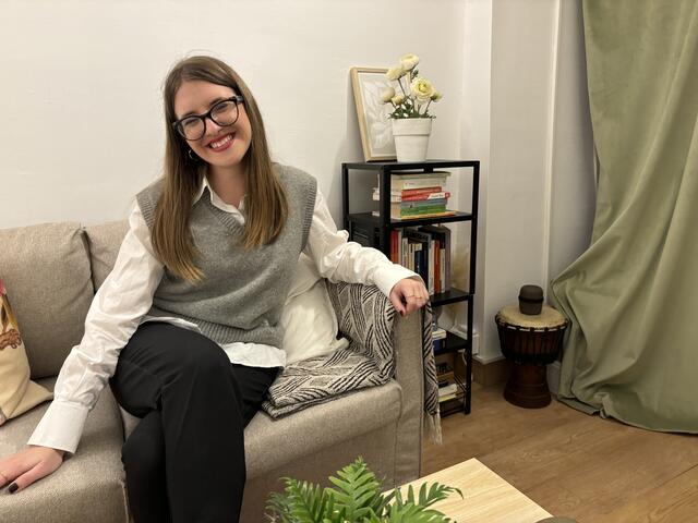 Anastasia Starostina ist Lebens- und Sozialberaterin und weiß, wie wichtig die Musik im Leben von Musikern ist. Die Rolle von Musik ist integraler Bestandteil ihres Beratungsstils. | Foto: Michael Marbacher/MeinBezirk