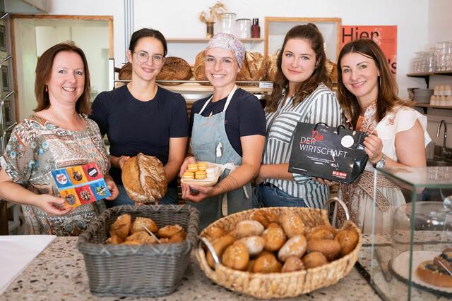 Zu Besuch im Hefehaus. Es gibt Brot &amp; Süßes. | Foto: Alexander Wieselthaler