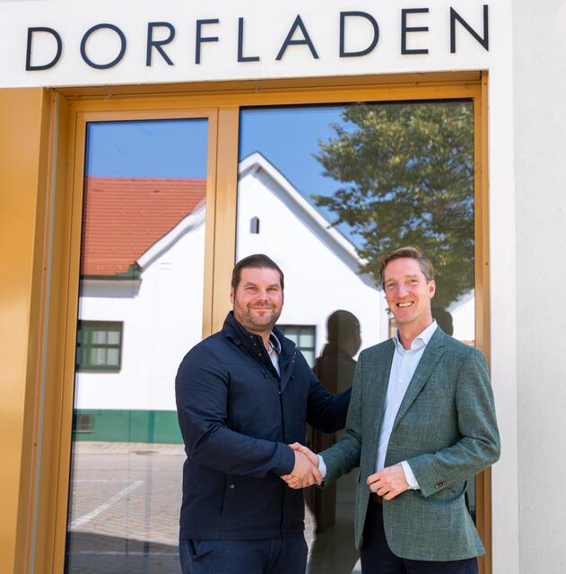 Die Gemeinde Pöttelsdorf und Bürgermeister Christian Kurz freuen sich bereits auf die Eröffnung des Dorfladens. | Foto: Gemeinde Pöttelsdorf