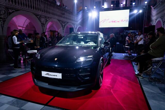 Mit dem Macan setzt Porsche neue Maßstäbe in der Elektromobilität. | Foto: Peter Pegam P78