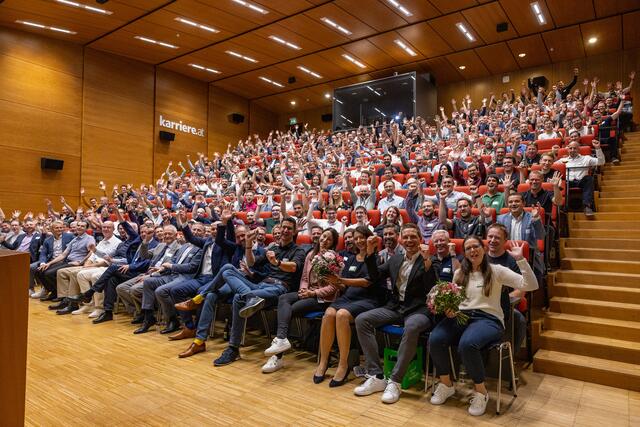 Mehr als 250 Absolventen ließen sich das 20-Jahr-Jubiläum der esten Sponsion des Studiengangs „Hardware-Software-Design“ nicht entgehen. | Foto: FH OÖ