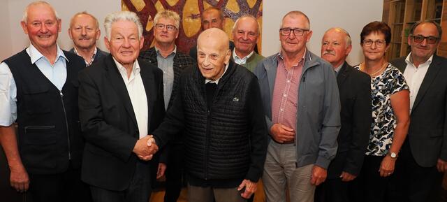 Von links: Erwin Pachner, August Tober, Joser Pühringer, Alois Hager, Josef Fürst, Josef Lasinger, Karl Hochstöger, Franz Pfeiffer, Ignaz Lesterl, Margit Pointner und Johannes Hinterreither-Kern. | Foto: Seniorenbund OÖ
