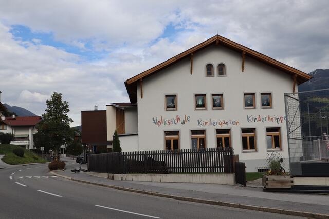 Die Volksschule, Kindergarten und Kinderkrippe der Gemeinde Ladis. | Foto: Seelos