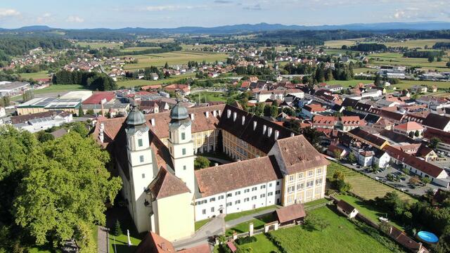 Schloss Stainz: Das ehemalige Augustiner Chorherren-Stift wurde 1840 von Erzherzog Johann um 250.000 Gulden aus dem Staatsbesitz gekauft. Jetzt ist ist hier das erste Erzherzog Johann Museum beheimatet. | Foto: Gernot Ambros