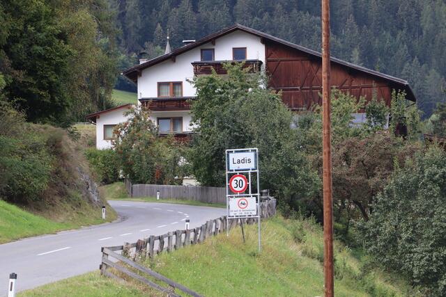 Der dörfliche Charakter von Ladis fasziniert bis heute die Gäste der Region. | Foto: Seelos