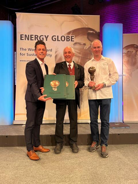 Schulleiter Thomas Plank durfte den Award in Linz entgegennehmen. | Foto: BS Mattersburg