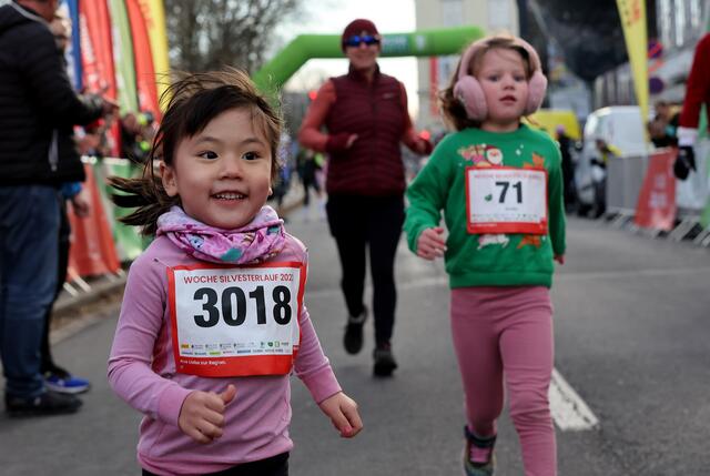 Auch der Kids Run erfreute sich Beliebtheit und sorgte für leuchtende Kinderaugen an Silvester. | Foto: GEPA pictures