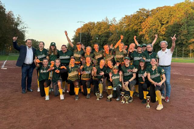 Erster Meistertitel für die ASAK Athletics Damen. | Foto: Silvia Libiseller