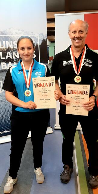 Neue Tiroler Meister im Sportkegeln/Breitensport: Simone Lener aus Mieders und Daniel Hofer aus Schönberg | Foto: Franz Wurzer