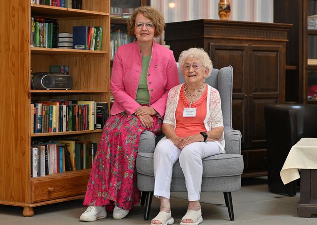 Elisabeth Rausch, die längst dienende ehrenamtliche Mitarbeiterin des NÖ Pflege- und Betreuungszentrums Mistelbach. Seit 27 Jahren engagiert sie sich.  | Foto: LGA