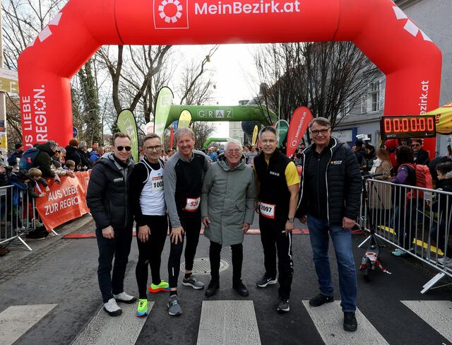 Organisationsteam (v.l.) rund um Achim und Anton Wippel (Hikimus Sports Event-Agentur), Roland Reischl (MeinBezirk.at-Chefredakteur/Geschäftsführer), Rudolf Hinterleitner, Stadtrat Kurt Hohensinner, Robert Kals (Koop Marketing) | Foto: GEPA pictures
