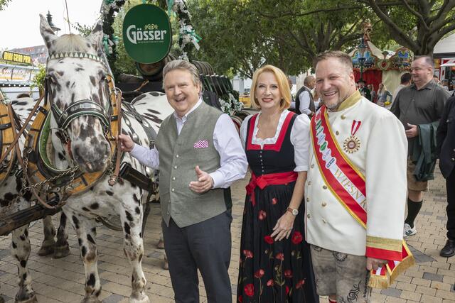 V.L.N.R.: WIENER BÜRGERMEISTER DR. MICHAEL LUDWIG, ZWEITE PRÄSIDENTIN DES NATIONALRATES DORIS BURES GESCHÄFTSFÜHRER WIENER KAISER WIESN JOHANN PITTERMANN
 | Foto: Bubu Dujmic