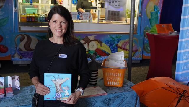 Evelyn Andexer vertrat die regionalen Bibliotheken auf der Messe. | Foto: Johannes Brandner