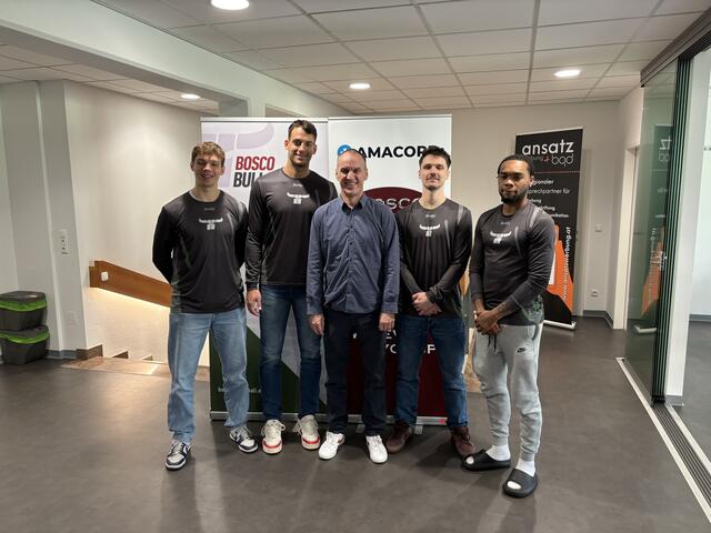 Starkes Team: Miro Zapf, Nemo Krstic, Rade Mijanovic, Tobias Schrittwieser und Armani Chaney. | Foto: Kern