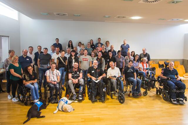 Mittlerweile zählt die Gruppe 60 Mitglieder, darunter 30 mit Friedreich-Ataxie, zwölf mit anderen Ataxien, sowie Ärzte, Physiotherapeuten und Angehörige. | Foto: FAu