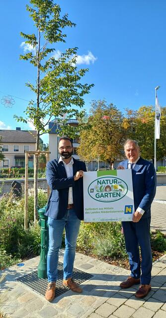 Bürgermeister Andreas Hueber und Abgeordneter zum NÖ Landtag Franz Dinhobl. | Foto: „Natur im Garten“ / P. Hirner