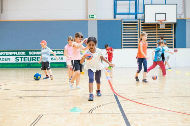 Der Bezirk will eine neue Turnhalle für Schülerinnen und Schüler in Alterlaa und In der Wiesen errichten lassen.  | Foto: 2022psb/c.kollerics
