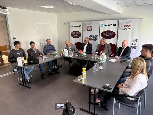 Pressekonferenz in großer Runde zum Saisonstart. | Foto: Kern