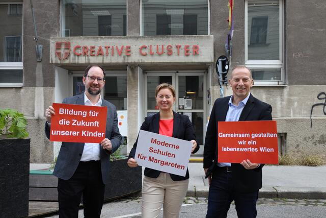 v. l.: Stv-Bezirksvorsteher Wolfgang Mitis, Bezirkschefin Silvia Jankovic und Gemeinderat Stephan Auer-Stüger (alle SPÖ). | Foto: Bezirksvorstehung 5./ Mallinger