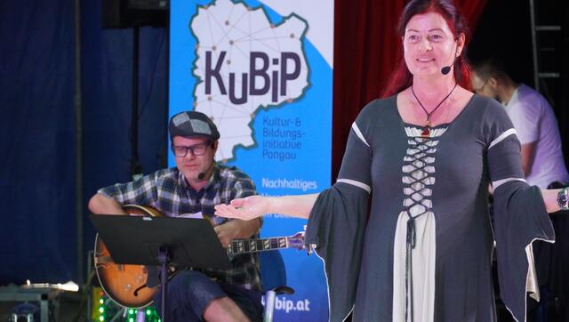 Die Kulturplattform St. Johann veranstaltete auch einen Programmpunkt für die ganz kleinen Besucher, ein Märchen mit Musikbegleitung. | Foto: Johannes Brandner