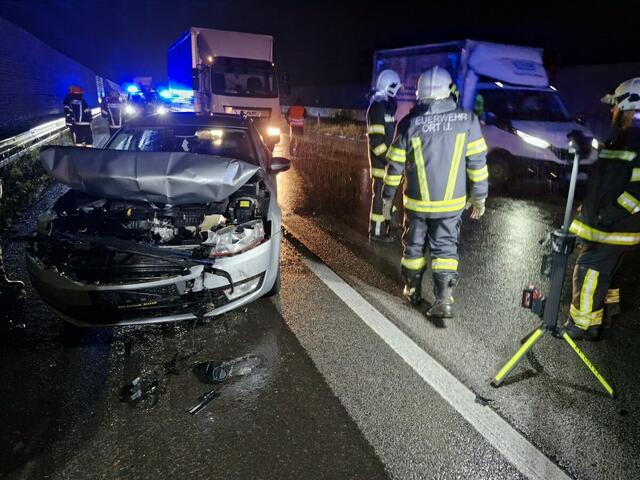 Die Freiwillige Feuerwehr Ort wurde erneut zu einem Unfall auf der A8 Innkreisautobahn alarmiert.  | Foto: FF Ort