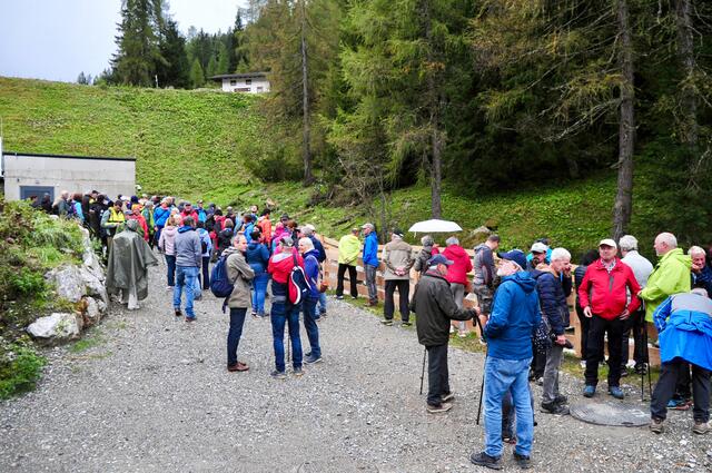 Am Nachmittag nutzten zahlreiche Interessierte die Möglichkeit, die Anlagen zu besichtigen und sich aus erster Hand zu informieren. | Foto: Hassl