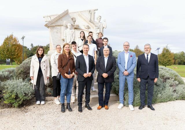 Mehr als 600 DDR-Flüchtlinge kamen beim Paneuropäischen Picknick über die Grenze nach Österreich | Foto: Landesmedienservice