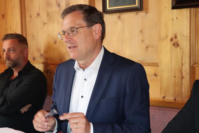 Auch Roland Ponholzer findet, dass Schuldzuweisungen völlig fehl am Platz sind. Er fordert eine Rückkehr zur alten Linienführung. | Foto: Nimpf